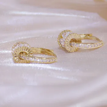 La moda de joyería 14K real chapado en oro exquisito de cobre con incrustaciones de circón de ronda simple aretes elegantes femalesmall pendientes de aro