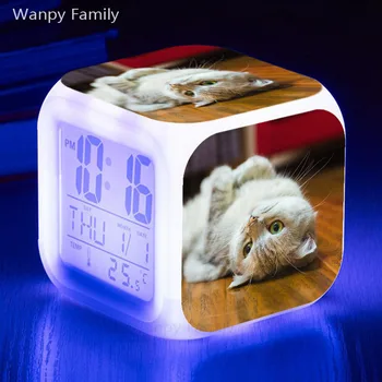 Gatito lindo Reloj de Alarma 7 Color Luminoso LED Digital Reloj despertador con Termómetro Luminosa Electrónica Reloj Para Niños Regalo
