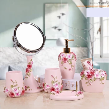 El color de rosa floral de la Resina de cinco o seis piezas de baño cómplice conjunto :1 botella de Líquido 2 tazas 1 titular de Cepillo de dientes 1 dispensador de Jabón