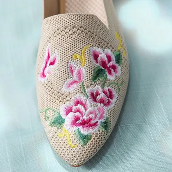 Veowalk Transpirable Tela De Algodón De Las Mujeres Dedo Del Pie Puntiagudo Zapatos Planos Con Bordado Floral De Damas Zapatos Para Andar Casuales Retro Mocasines
