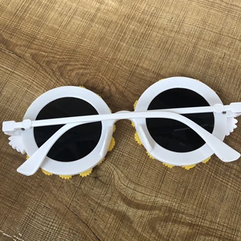 Señora de las gafas de sol hechas a mano daisy blanco con amarillo girasol borde decorativo gafas de sol retro joven de las gafas de sol lindo viento